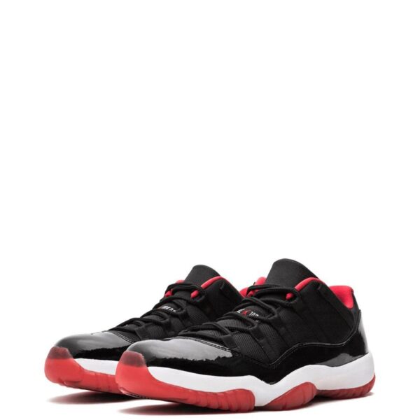 Alternative view of Jordan retro 11 Low Bred
