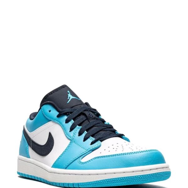 Alternative view of Jordan Retro 1 low UNC university blue