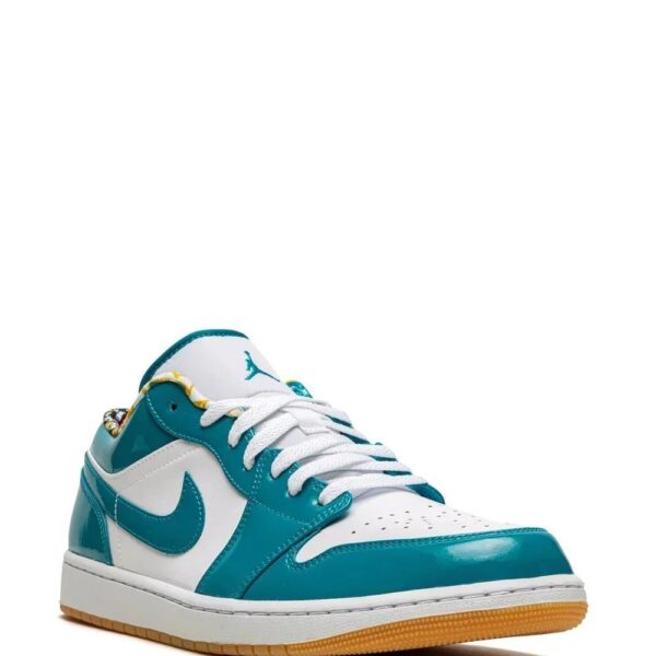 Alternative view of Air Jordan 1 Low Se Barcelona Cyber