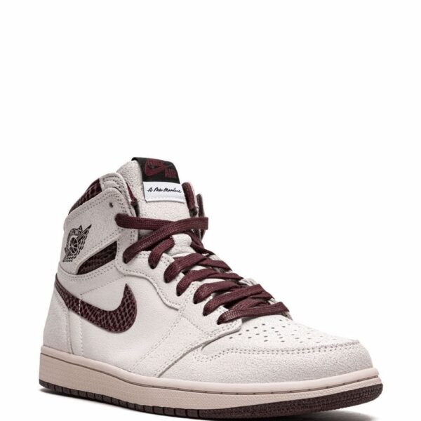 Alternative view of Nike Air Jordan Retro 1 High Ma maniere Semi ua