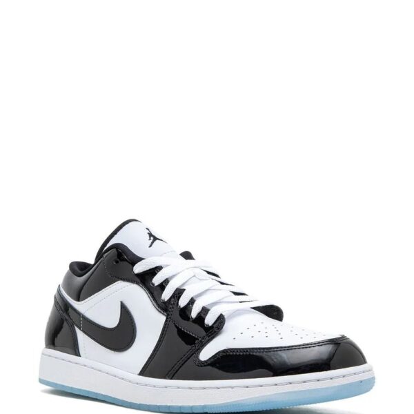 Alternative view of air jordar retro 1 low concard black white