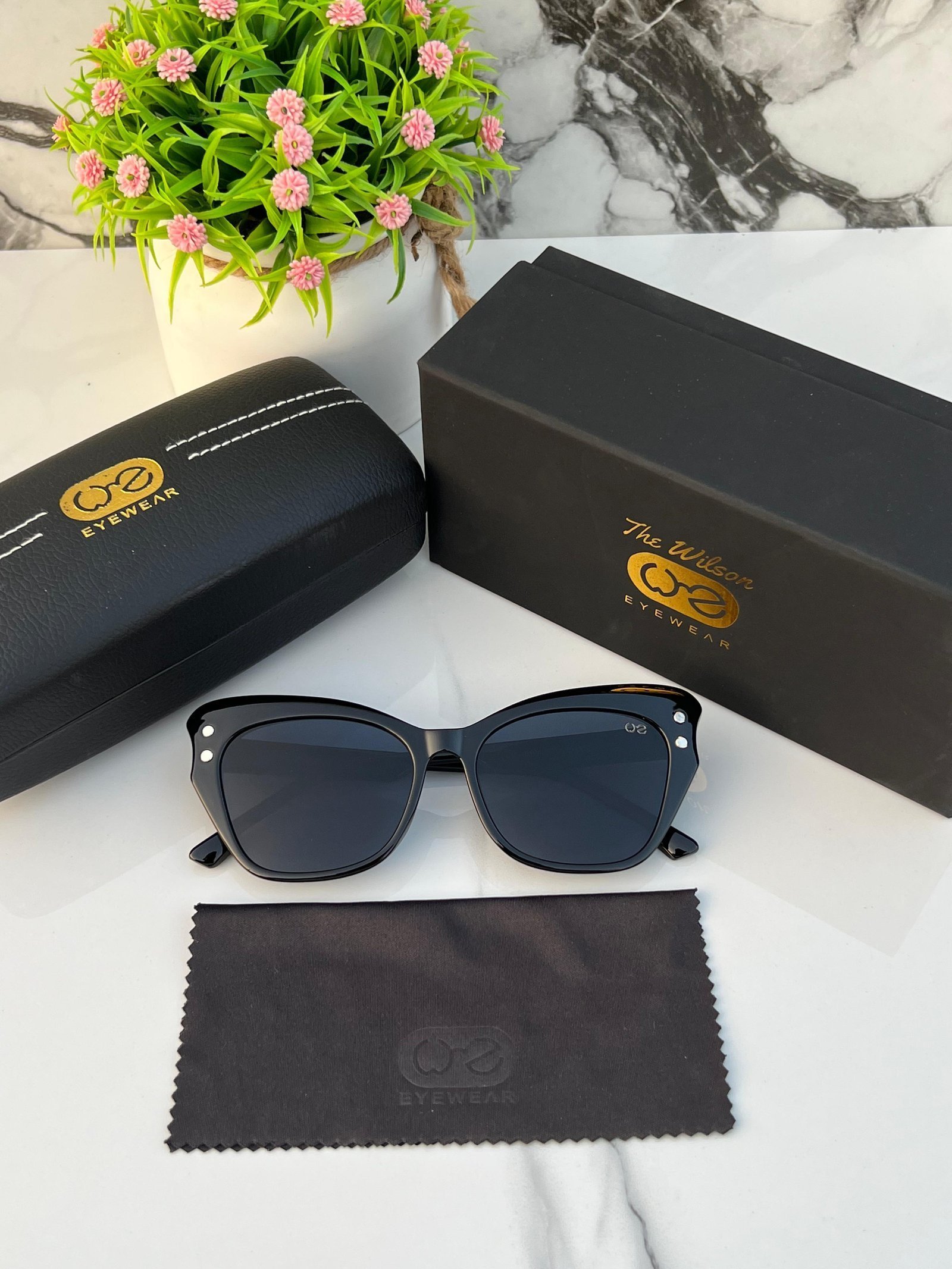 Branded The Wlson Cateye Full Black Sunglasses (With Original Kit) - Image 2