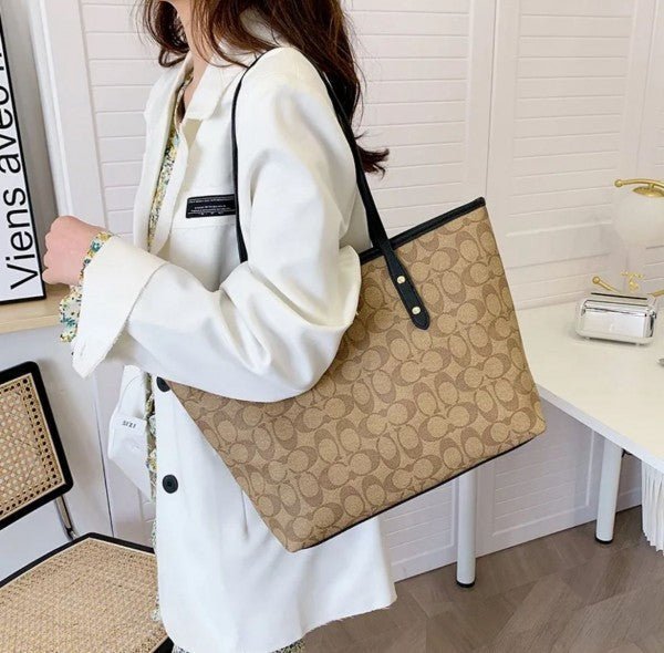 Branded  Signature City Tote Bag With Box Edition (CH-1152)