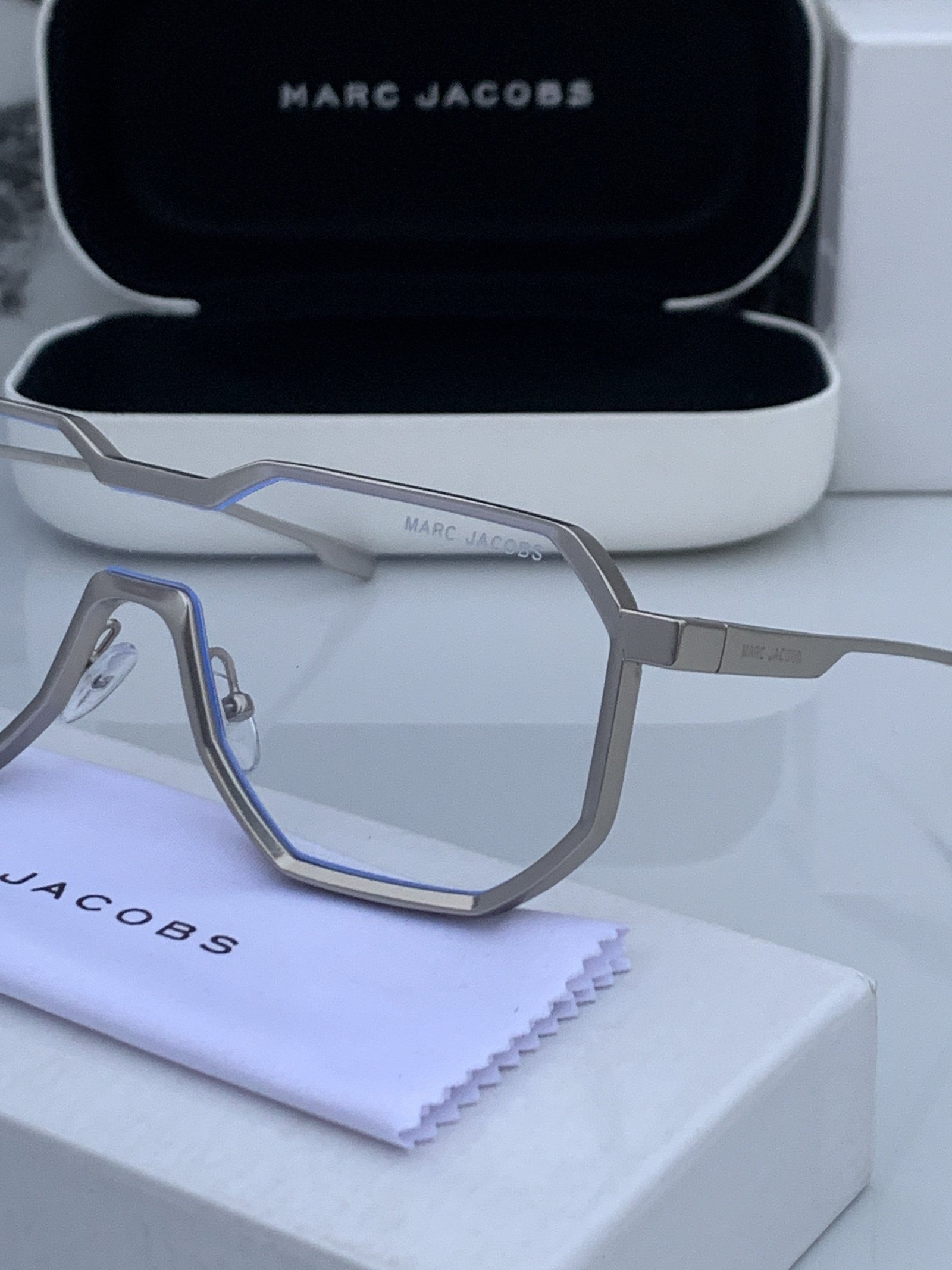 Branded Sunglasses MJ 98145 silver plano (With Original Kit) - Image 4