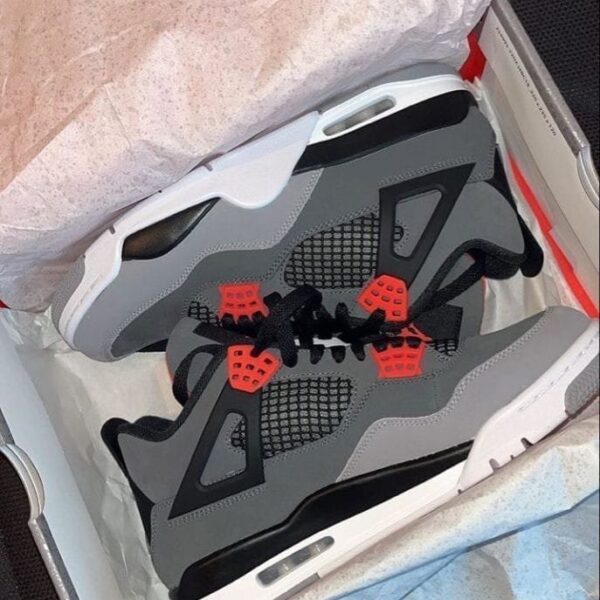 Alternative view of NIKE AIR JORDAN RETRO 4