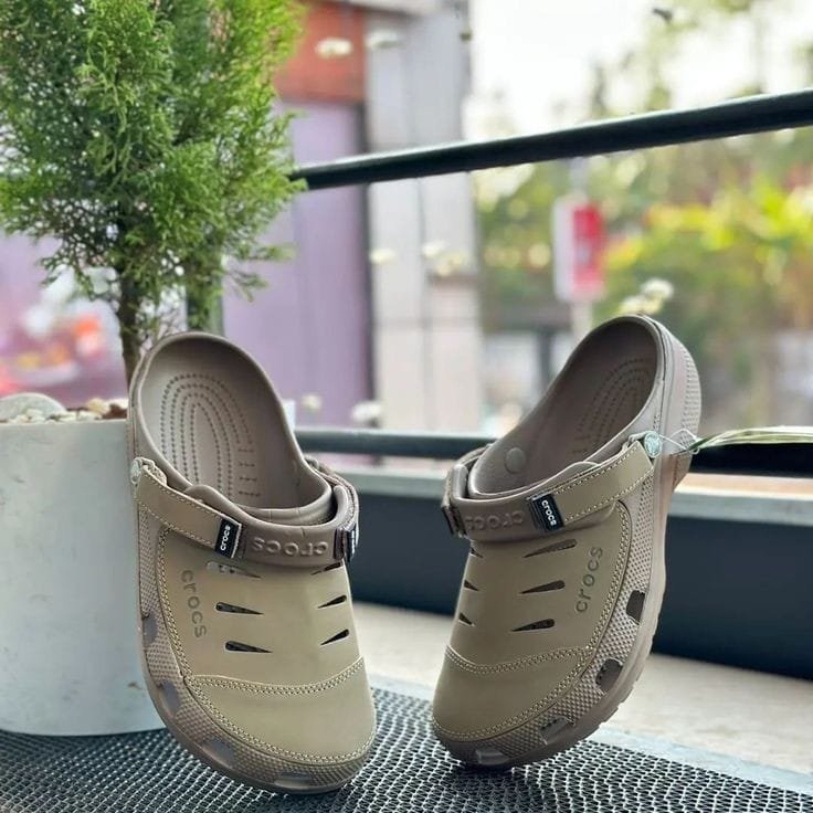 CROCS YUKOON ( BEIGE ) - Image 2