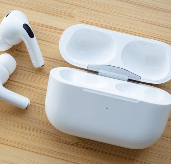 Alternative view of Airpods Pro 2