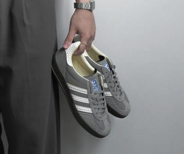 Alternative view of ADIDA.S GAZELLE GREY WOLF
