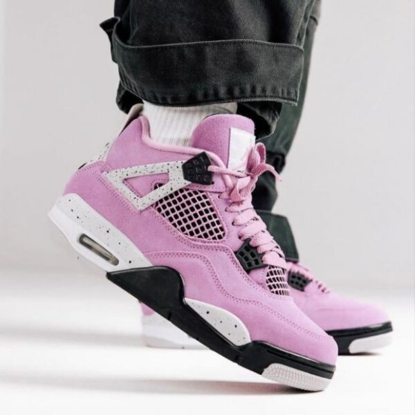 Alternative view of NIKKE AIR JORDAN 4 ORCHID PINK