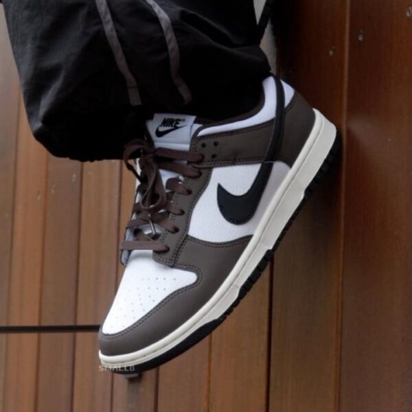 NIKKE SB DUNK LOW BAROQUE BROWN