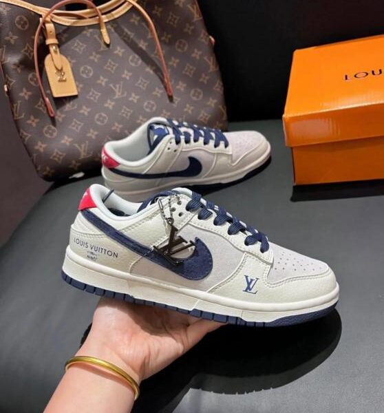 LOUUIS VUITTON X NIKKE SB DUNK LOW NAVY
